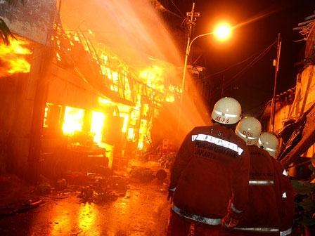 Kebakaran Di Celincing 10 Rumah Kontrakan Akibat Korsleting